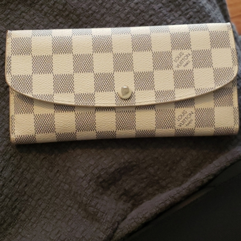 Louis Vuitton Emilie Wallet